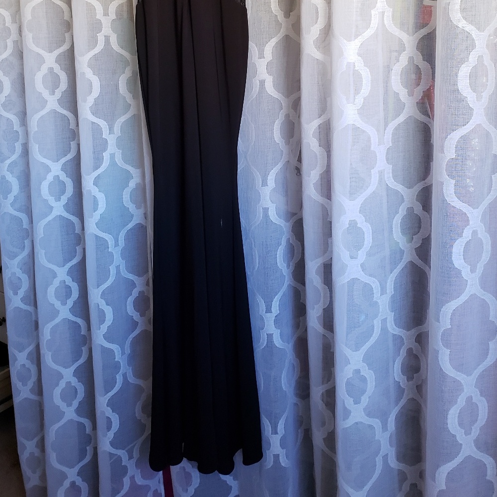 Dress - Picture 3 of 4